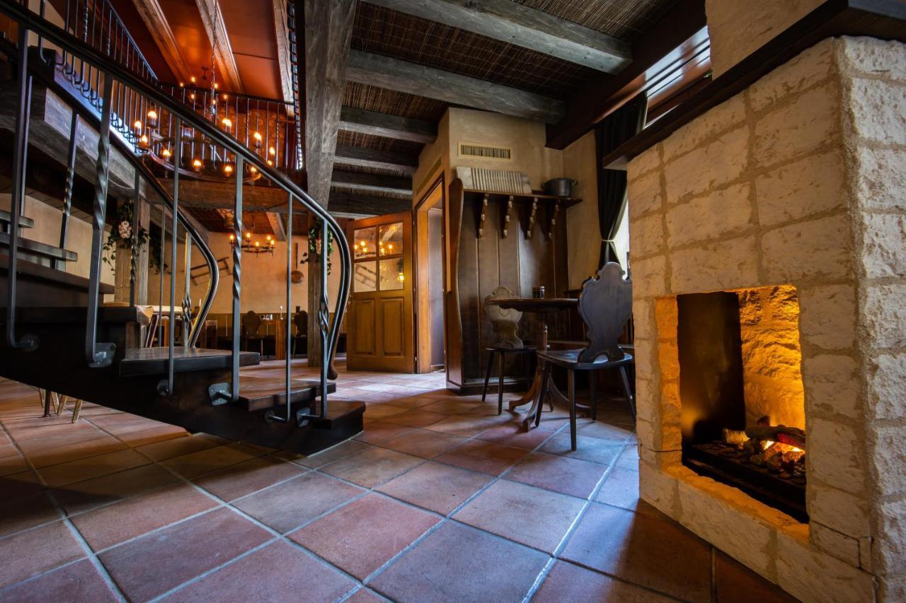 Peanut Medieval Lodge Saint-Ursanne Exteriér fotografie